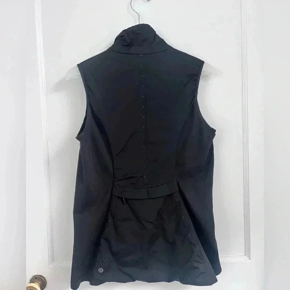 Lululemon Black Primaloft Vest W/Reflective Dots for night running Size 8 - Picture 2 of 3